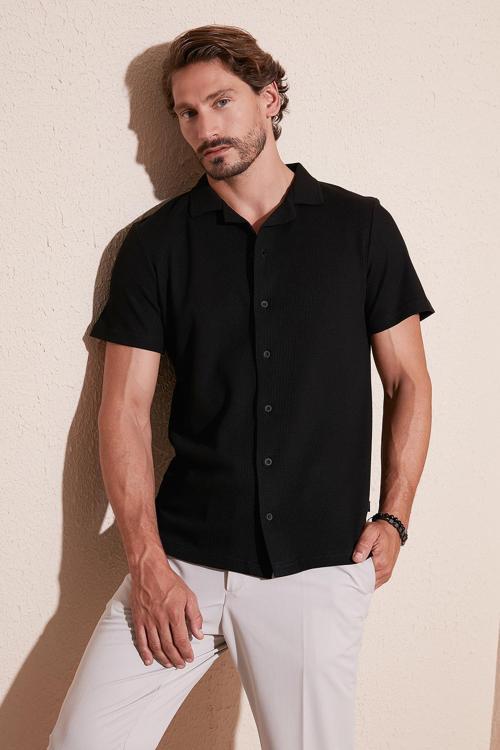 Pamuklu Regular Fit Apaş Yaka Kısa Kollu Erkek Gömlek 5902700 SİYAH