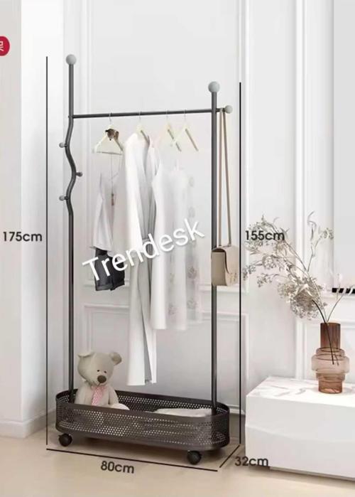 Ayaklı Siyah  Konfeksiyon Askısı Metal  Elbise Askılığı Oval  Sepetli Askılık Tekerlekli 175 Cm 6007