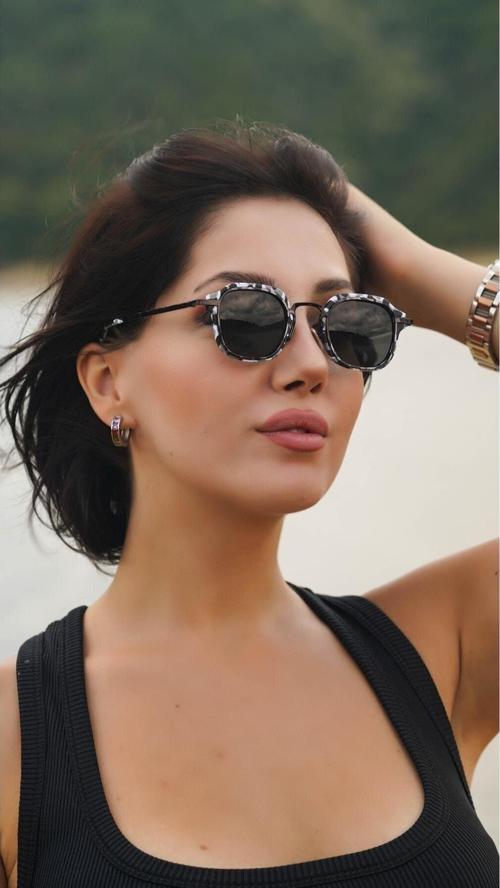 Kadın Güneş Gözlüğü Köşeli Kare Zebra Çerçeve Siyah Cam