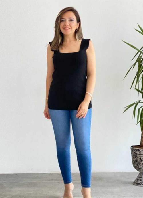 Kadıngiyim Büyük Beden 60 Cm Uzunlukta Kare Yaka Triko Atlet Bluz Siyah Standart