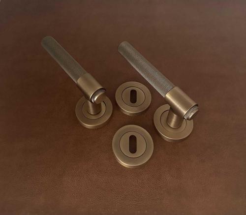 KOLDOOR Handles ZK62 Punch Mat Antik Sarı Rozetli Oda Kapı Kolu 1 Takım