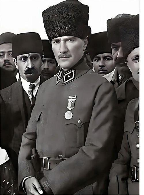 Siyah Beyaz Atatürk Hediyelik Ahşap Tablo 50 cm x 70 cm