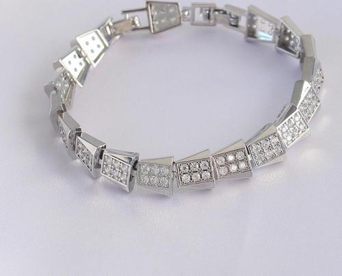 Vip Seri Pirinç Zirkon Taşlı Gümüş Renk Geometrik Bileklik - TJ-BB6059