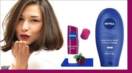 Besleyici El Kremi 75 ml + Dudak Koruyucu Blackberry Shine