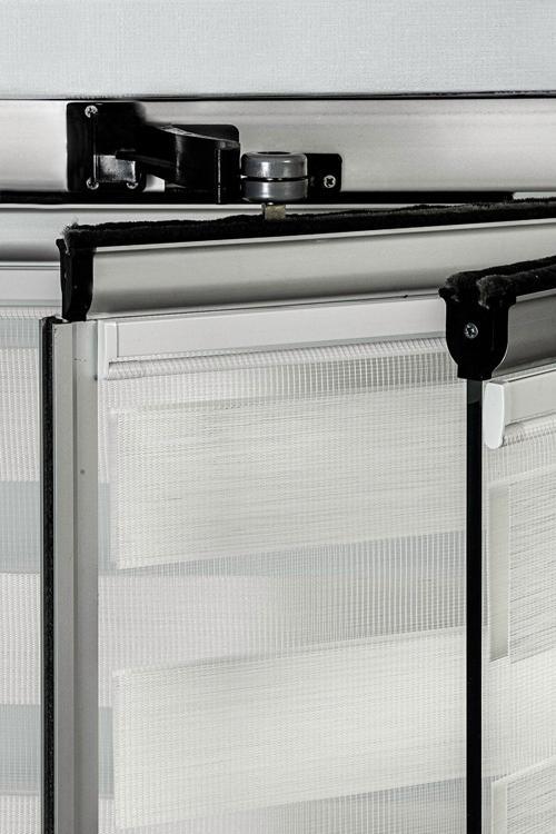 Kırık Beyaz Yapıştırmalı Cam Balkon Perdesi