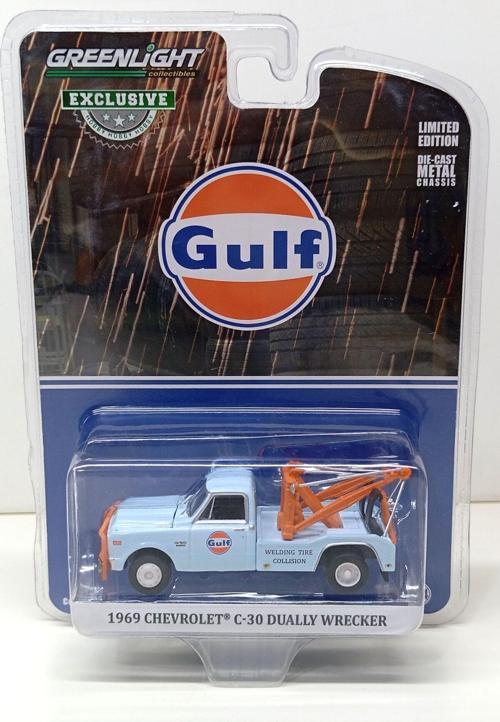 1:64 1969 Chevrolet C-30 Dualy Wrecker Pick-Up