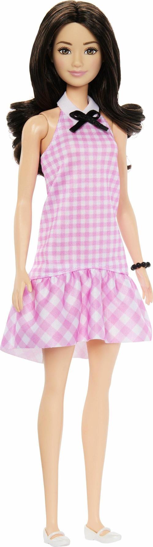 Fashionistas Bebek #224 Siyah Dalgalı Saç, Pembe Gingham Elbise ve Aksesuarlar