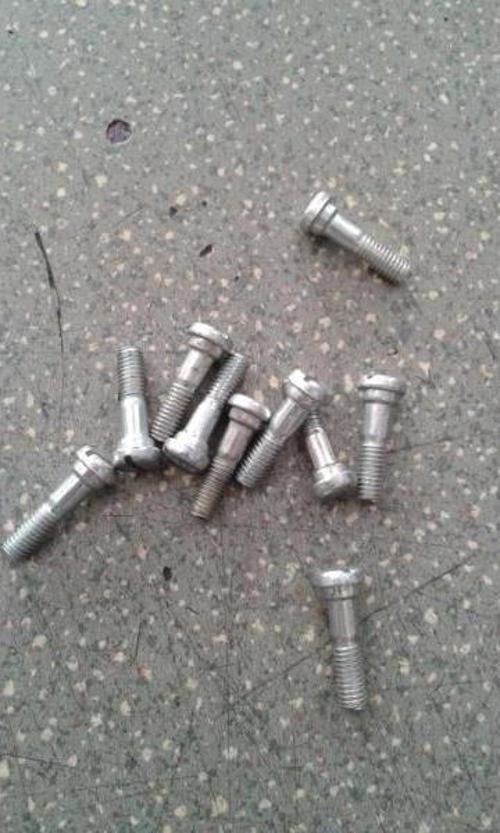 Mobylette Av-7 Sol Kütük - Jikle Vidası