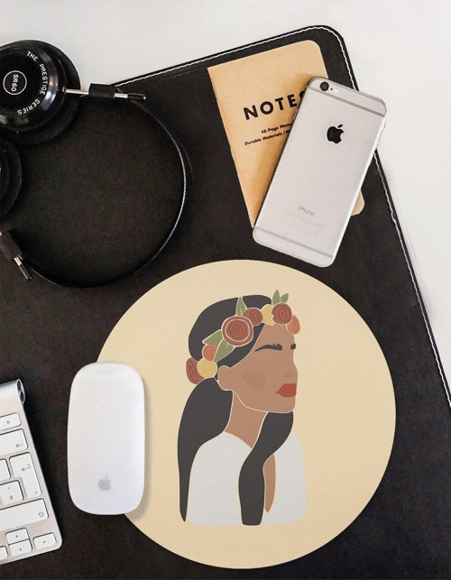 Soyut Tasarım Kadın Yüzleri Kaymaz Taban Yuvarlak Mouse Pad