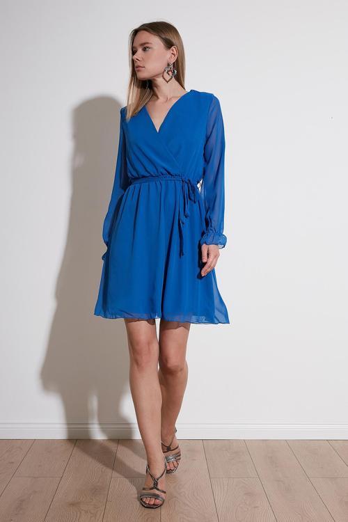 Kruvaze Yaka Bağlama Detaylı Şifon Mini Bayan Elbise 6051467 MAVİ
