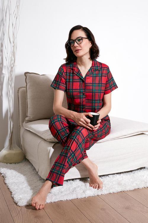 Desenli Kısa Kollu Beli Lastikli Gömlek Yaka Dokuma Regular Fit Bayan Pijama Takımı 6571010 KIRMIZI-SİYAH