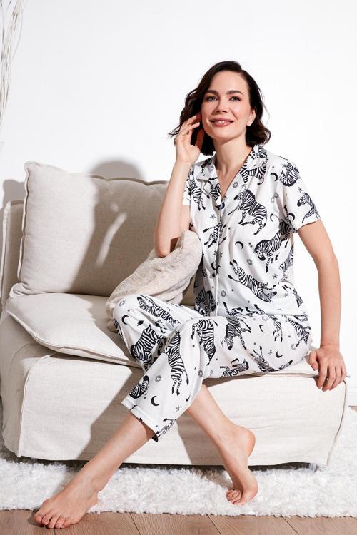 Desenli Kısa Kollu Beli Lastikli Gömlek Yaka Dokuma Regular Fit Bayan Pijama Takımı 6571010 EKRU-SİYAH