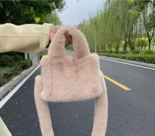 Cream Uzun Saplı Peluş Çanta Çapraz / Elde Kullanım