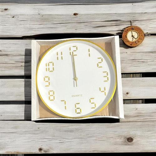 Gold Modern Duvar Saati 30X30 Cm Şık Tasarım Dijital Rakam