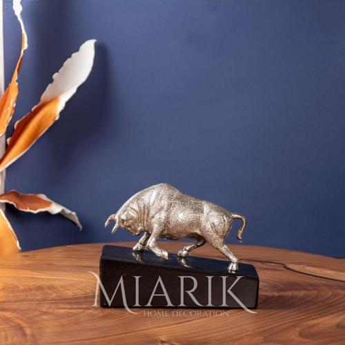 Miarik Design & Dekorasyon Boğa Dekor Mermer Kaideli Pirinç Obje