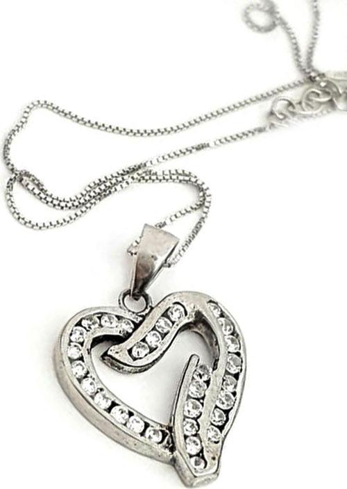 Kalp figürlü zirkon taşlı gümüş kolye