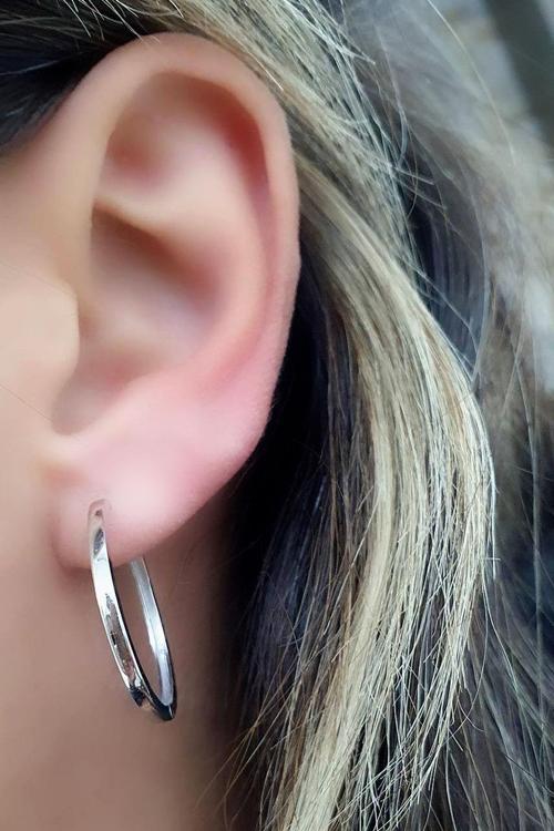 Altın İşçiliği 925ayar Gümüş Trend Halka Küpe 2.8cm