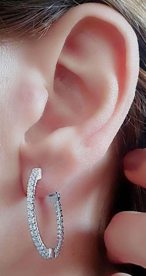 Pırlanta Işıltısında Zirkon Taşlı 925 ayar Gümüş Lüks Halka Küpe 