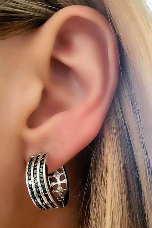 Oniks taşlı italyan tasarimi gümüş halka küpe 2 cm