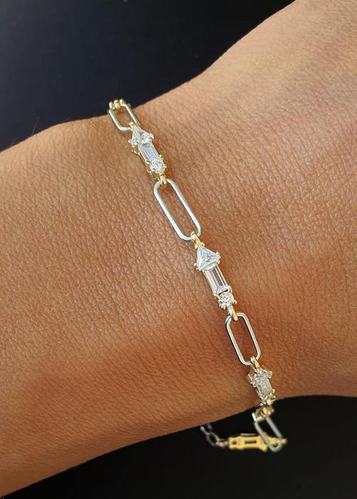 Zirkon Taş Detaylı 925ayar Gümüş Üzerine Altın Kaplama Luxry Tasarım Trend Bileklik