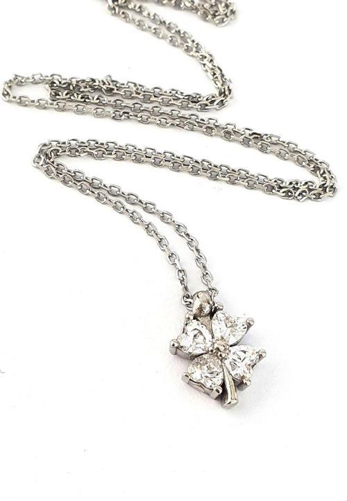 Zirkon Taş Detaylı 925ayar Gümüş Minimal Yonca Kolye