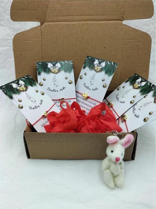 Yen Yıl Hediyelik 5 Adet Gold Aparatı Kırmızı Ipli Şans Bilekliği Ve Yılbaşı Şans Ipi Seti