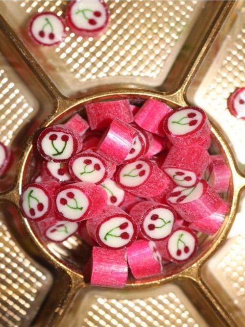 Vişne Desenli Akide Şekeri 100 Gr.
