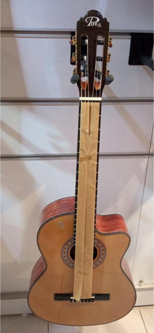 Puka 966C Kesik Kasa Sedir Kapak Tam Boy Klasik Gitar