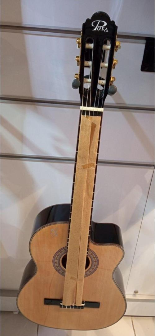 Puka R-916C Kesik Kasa Sedir Kapak Klasik Gitar