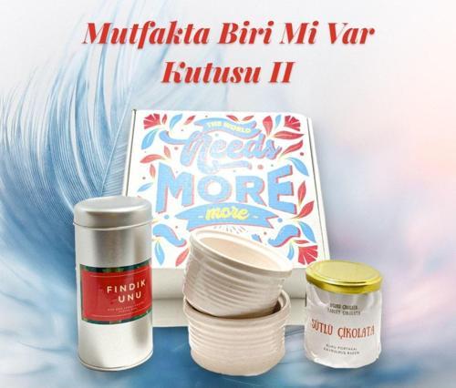 Mutfakta Biri Mi Var Kutusu Iı - Mutfaksever Hediye Konsept Hediye Muffin Kek Hazırlama Seti
