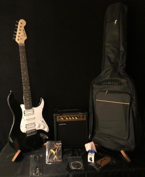 Elektro Gitar Seti(Gitar-Amfi-Askı-Kapo-Tuner-Kılıf-Kablo-Pena-Yedek Takım Tel)
