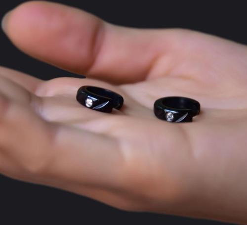 Çelik Siyah Taşlı Halka Küpe