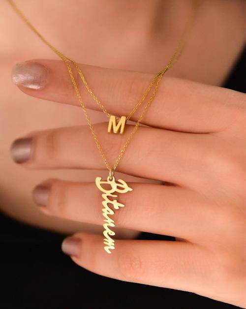 925 Ayar Gümüş Altın Kaplama 3d Harf Ve Bitanem Yazılı Asansörlü Kolye