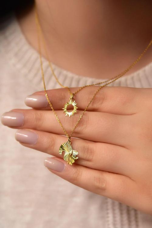 925 Ayar Gümüş Altın Kaplama Kristal Kesim Güneş Ve Sincap Asansörlü Kolye