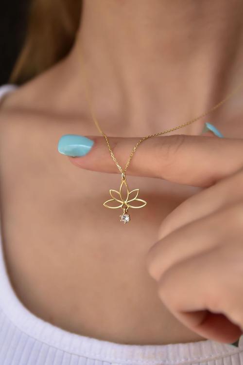 925 Ayar Gümüş Altın Kaplama Tektaş Lotus Çiçeği Kolye