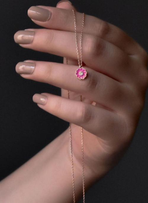 925 Ayar Gümüş Pembe Mineli Taşlı Papatya Kolye
