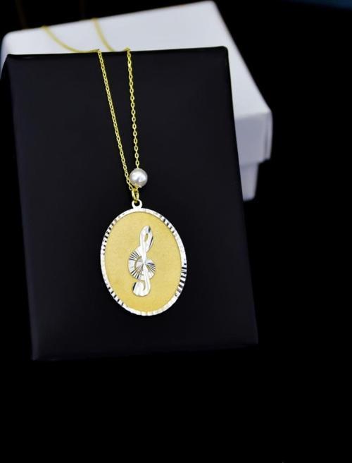 925 Ayar Gümüş Gold Rodyum Kaplama Incili Sol Anahtarı Plaka Kolye