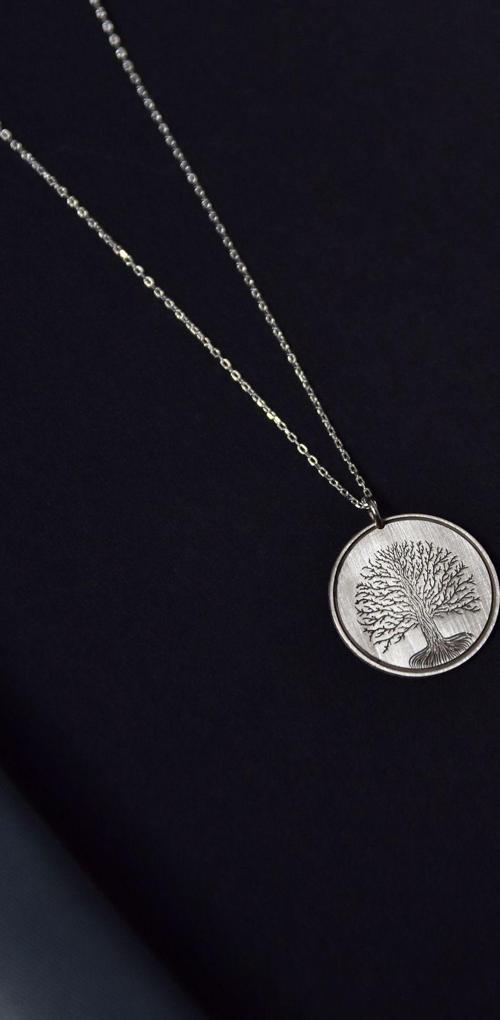 925 Ayar Gümüş Hayat Ağacı Çizimli Plaka Kolye