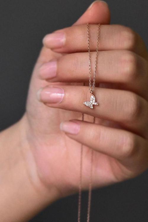 925 Ayar Gümüş Rose Kaplama Beyaz Taşlı Minimal Kelebek Kolye