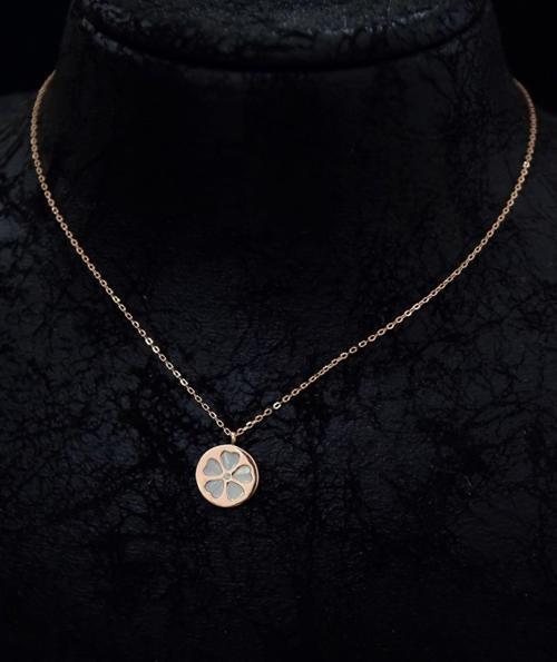 925 Ayar Gümüş Rose Kaplama Sedef Plaka Üzeri Yonca Kolye