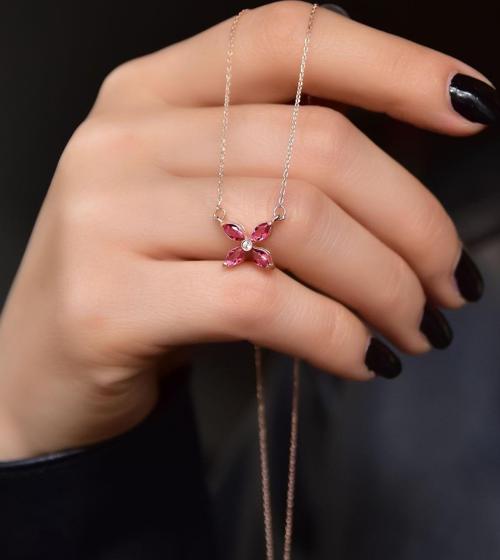 925 Ayar Gümüş Rose Kaplama Fuşya Zirkon Taşlı Plumeria Kolye