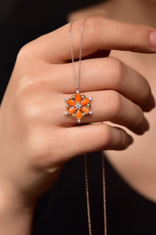 925 Ayar Gümüş Rose Kaplama Gold Dorika Toplu Mineli Kamelya Çiçeği Kolye
