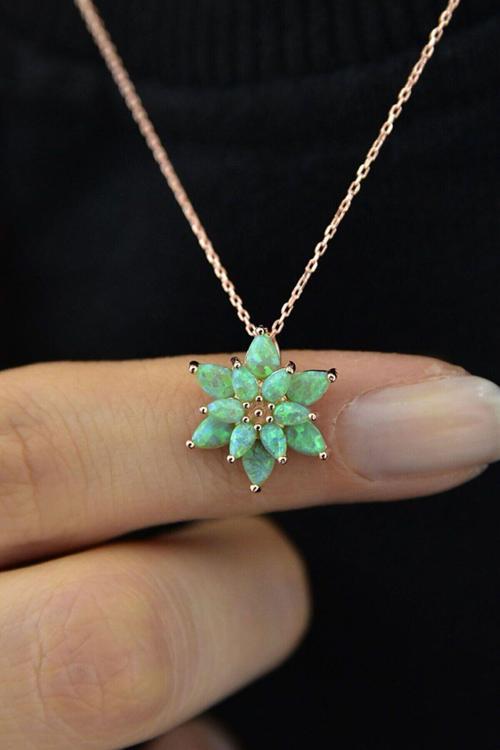 925 Ayar Gümüş Yeşil Opal Taşlı Yasemin Çiçeği Kolye