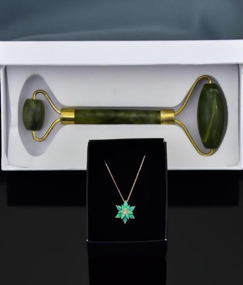 925 Ayar Gümüş Rose Kaplama Yeşil Opal Taşlı Lotus Çiçeği Kolye Yeşim Taşı Yüz Masaj Aleti Hediye