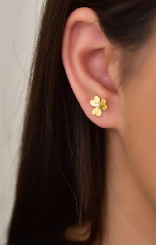 925 Ayar Gümüş Gold Kaplama Zirkon Taşlı Frezya Çiçeği Çivili Küpe