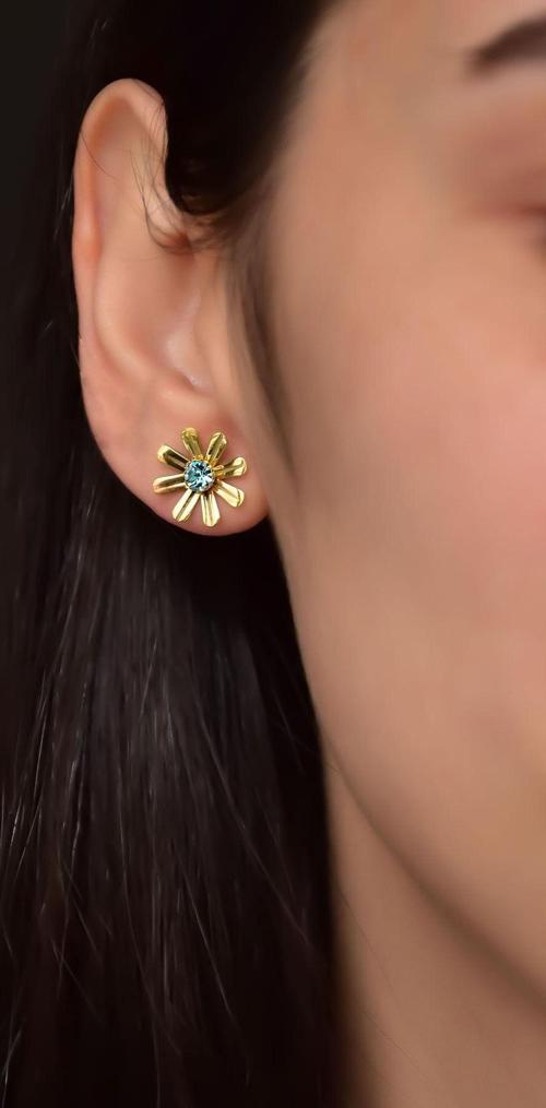 925 Ayar Gümüş Gold Kaplama Mavi Zirkon Taşlı Gönül Çelen Çiçeği Küpe