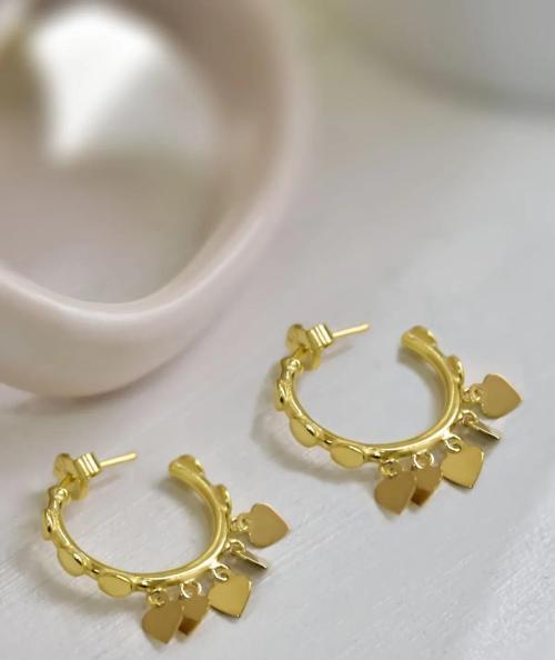 925 Ayar Gümüş Altın Kaplama Kalp Pullu Sallantılı Shakira Tasarım Halka Küpe