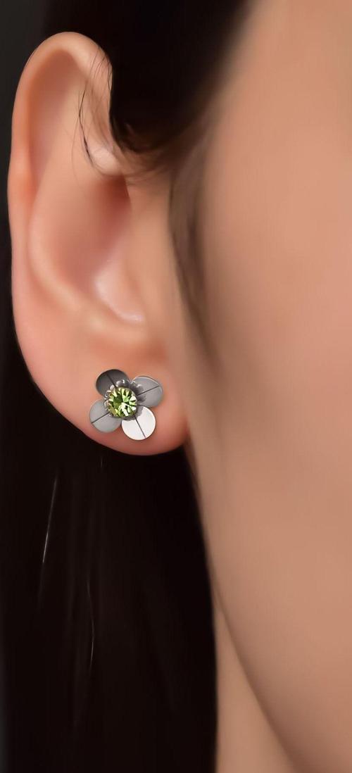 925 Ayar Gümüş Rodyum Kaplama Zirkon Taşlı Ağustos Ayı Doğum Taşlı Frezya Çiçeği Küpe