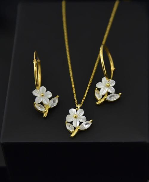 925 Ayar Gümüş Altın Kaplama Manolya Çiçeği Kolye Küpe Set