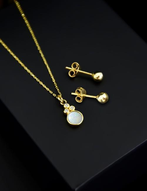 925 Ayar Gümüş Gold Kaplama Beyaz Opal Yuvarlak Kolye Ve Çivili Top Küpe Set